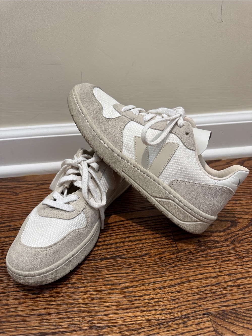 Veja White & Light Gray Casual Sneakers - 8.5